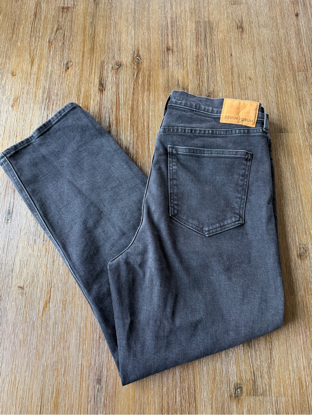 ARITZIA Denim Forum Arlo Hi-Rise Straight Leg Jeans with Button Fly size 31